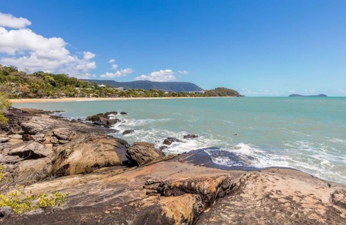 Yorkeys Knob Apartment | Mediterranean Beachfront Apartment 5