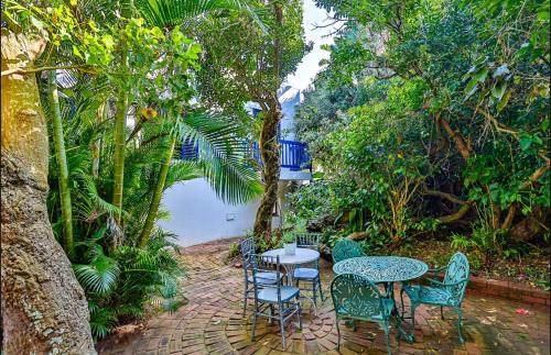 Shaka's Rock Apartment | Mediterranean beach villa - Santorini