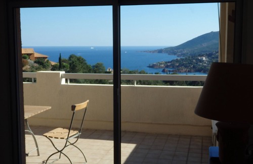 Theoule-sur-Mer Apartment | Mediterranean from morning to evening