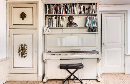 Edam Apartment | Meeuwen Manor