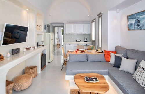 Megalochori Villa | Megalochori 1-Bed Villa, Sleeps 3, Pool & Parking