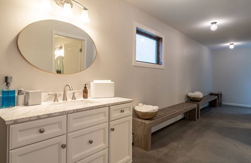 Wasilla Hotel | Meier Lake