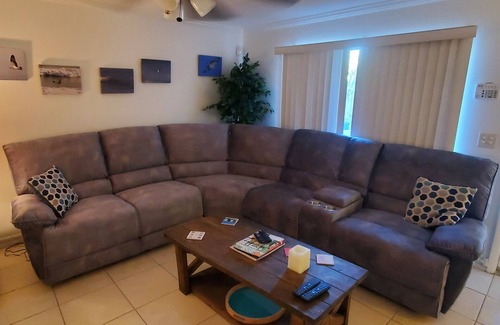 Melbourne Beach House | Melbourne Beach Paradise 2 bed 2 bath w Fitness, Pools and more!