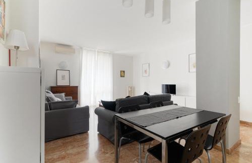 Ponte Seveso Apartment | Melchiorre Trilocale d epoca Ampio e Luminoso