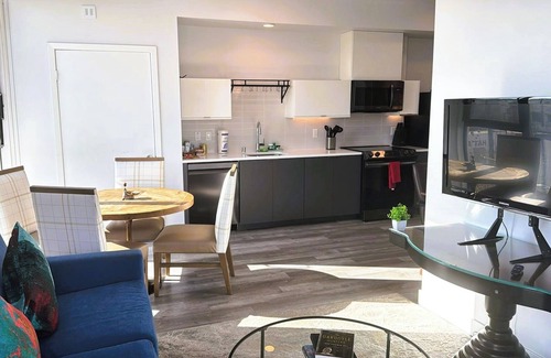 Melrose Apartment | Melrose Rooftop Boutique Residences