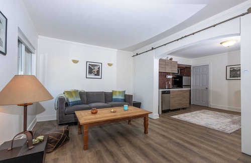 Melrose Apartment | Melrose Village - Walk to world famous shopping and dining.