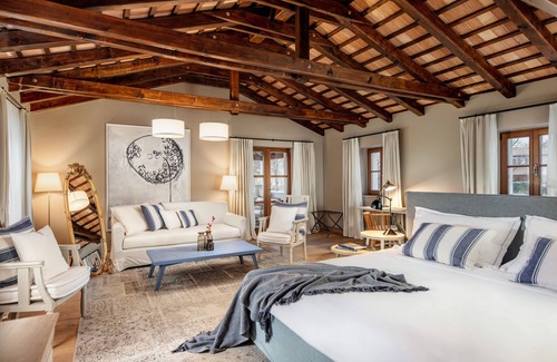 Bale Hotel | Meneghetti Wine Hotel and Winery