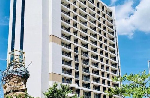 Menlyn Apartment | Menlyn Maine High Rise 1-Bedroom Luxury Apartment