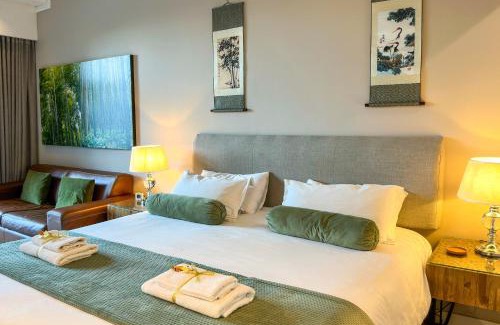 Menlyn Apartment | Menlyn Maine Residences - Kyoto king size xl bed