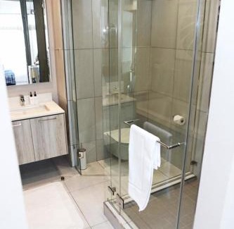 Menlyn Apartment | Menlyn Trilogy - 2 Bedroom & Great Views - No Loadshedding