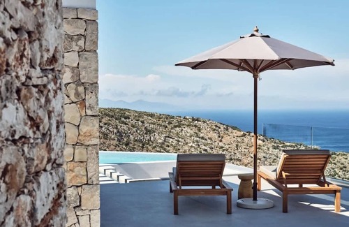 Korithi House | Menta Luxury Villa – 3BR, Pool & Sea View