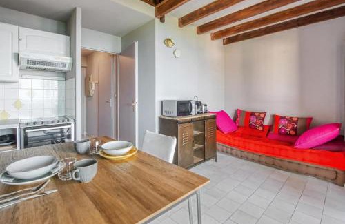 Cannes La Bocca Apartment | Mer et Plage YourHostHelper 2 étoiles