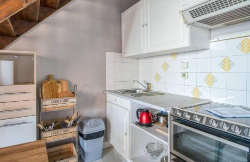 Cannes La Bocca Apartment | Mer et Plage YourHostHelper 2 étoiles