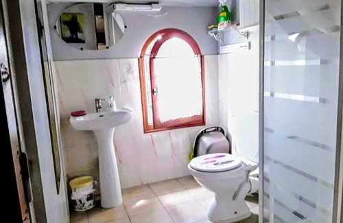 La Londe-les-Maures Villa | Mer Méditerranée, Loue T2 Dans Aile de Villa 4/5 Pers .60 m2