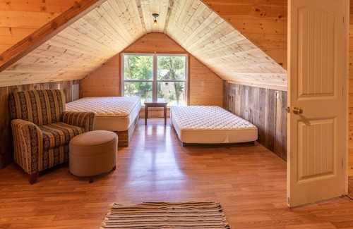 Cuba Hotel | Meramec River Resort