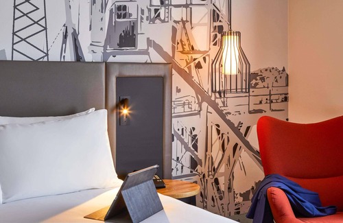 Llanedeyrn Hotel | Mercure Cardiff North Hotel