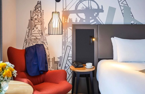 Llanedeyrn Hotel | Mercure Cardiff North Hotel