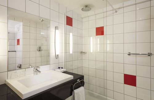 Llanedeyrn Hotel | Mercure Cardiff North Hotel