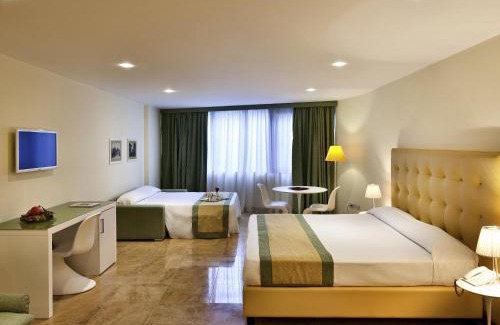 Municipio 2 Hotel | Mercure Villa Romanazzi Carducci Bari