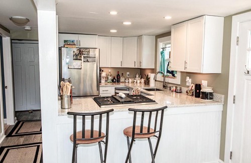 Onset House | Mermaid House Bar,Sea-Deck,30' GLASS WALL,HOT TUB, E-BIKE