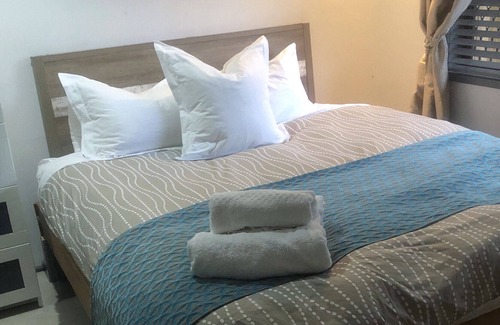 Mermaid Waters House | Mermaid Waters, Gold Coast Holiday Home + Private Pool