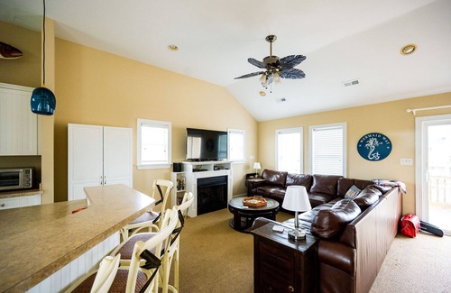 Kill Devil Hills House | Mermaid Way - beach 5 min walk, pool w/heater, hot tub, game room, pet friendly