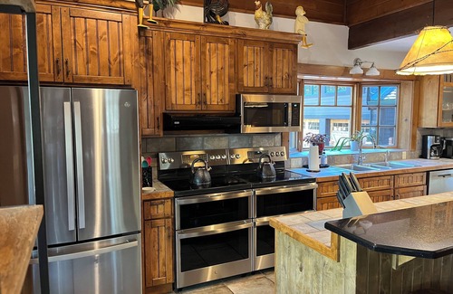 Peak 8 House | Merry Christmas! DEC 20-26 OPEN! Ski in&out. Your Epic Luxury Lodge on Peak 8.