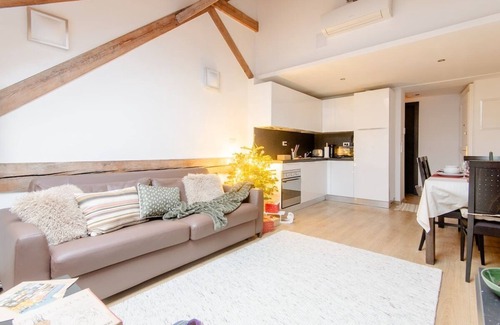 Nove Mesto Apartment | Merrywood apartment 100m from Dancing House