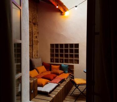 Pezenas Apartment | Mes à Moi in Pezenas - Studio & patio privatif - O Pitchoun