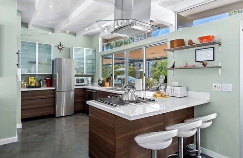 The Mesa House | Mesa Mid-Century – Chic Poolside Escape