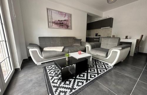 Nea Mesagkala House | Mesangala Sunrise