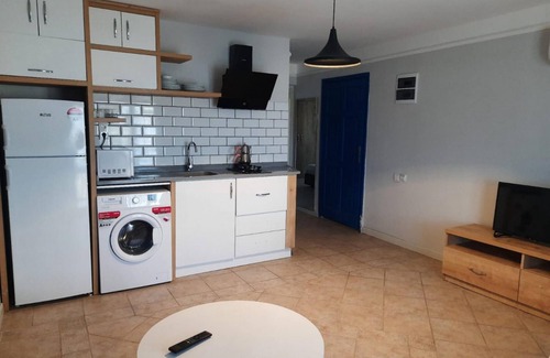 Ildır Koyu Apartment | Mesmerizing Flat with Shared Pool in Cesme