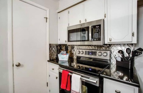 Lubbock House | Mesquite Ridge: Sleeps 8: Pet Friendly: Close to TTU