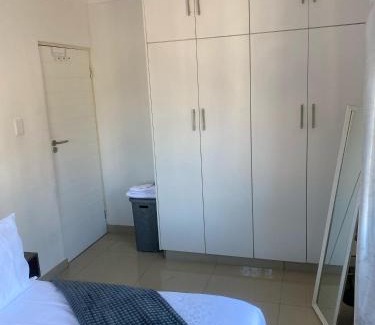 Wentworth Apartment | Meta Stays