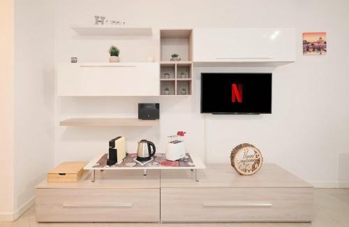 Zona IV Casal Boccone Apartment | Metro Jonio - La Dolce Vita con Garage e Piscina