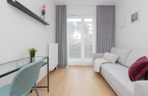 Targowek Apartment | Metro Kondratowicza Warsaw Apartment with Parking by Noclegi Renters