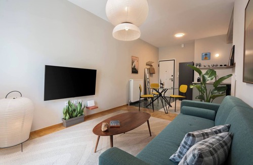Kinosargous Apartment | Metro Living: 1-BR Modern Haven