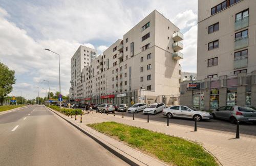 Bielany Apartment | Metro Młociny Superior Apartment by BookingHost