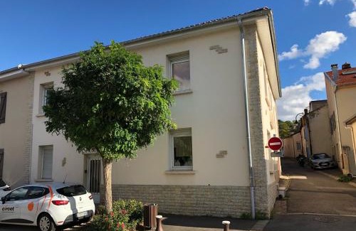 Jouy-aux-Arches Apartment | Metz Sud - A31 - Appartement rénové - 2 ch - 80 m2 - Entre Nancy et Luxembourg - Waves
