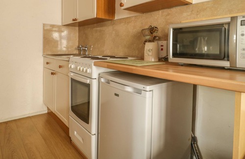 Braithwaite Cottage | MEWS STUDIO COTTAGE 7, pet friendly, with a garden in Braithwaite