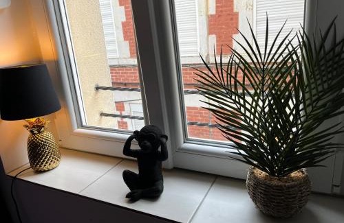 Saint-Quentin Apartment | Mezzanine Studio Hyper Centre