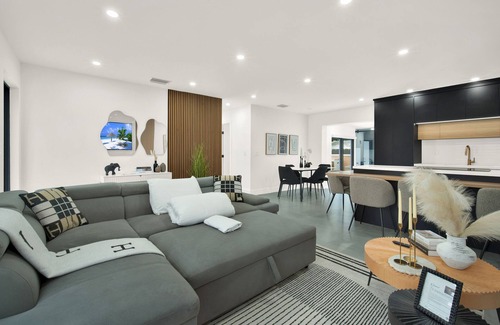 University Park House | Miami gem in great location. Experience luxury living as soon as you walk on