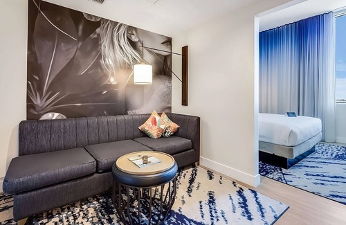 Ojus Hotel | Miami Hideaway | 2 Units | Rooftop Pool | Pets are Allowed