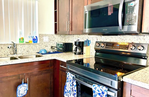 Miami Gardens House | Miami Pool house Oasis