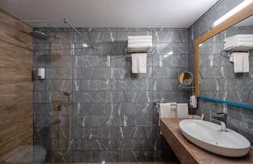 Kiris Hotel | Miarosa Kemer Beach