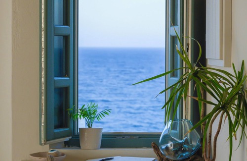 Kamari Villa | Michelangelo Beach Villa