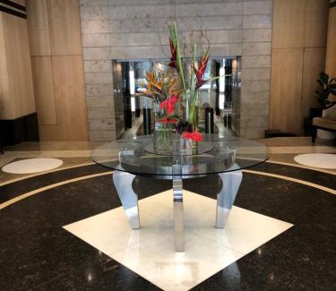 Sandown Apartment | Michelangelo Towers 718