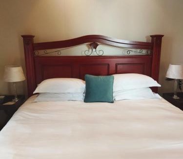 Sandown Apartment | Michelangelo Towers 718