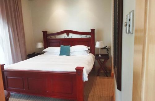 Sandown Apartment | Michelangelo Towers 718