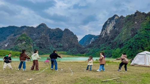 Huu Lung Other | Michi Camp Hữu Liên